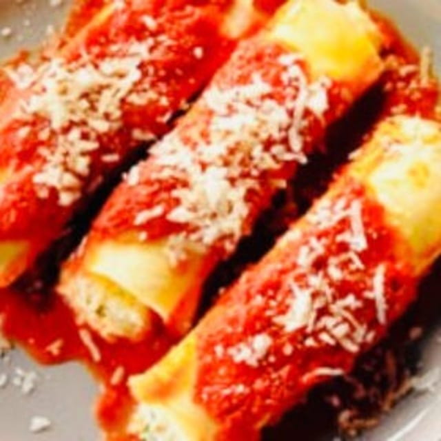 Bakes Cheese Manicotti.