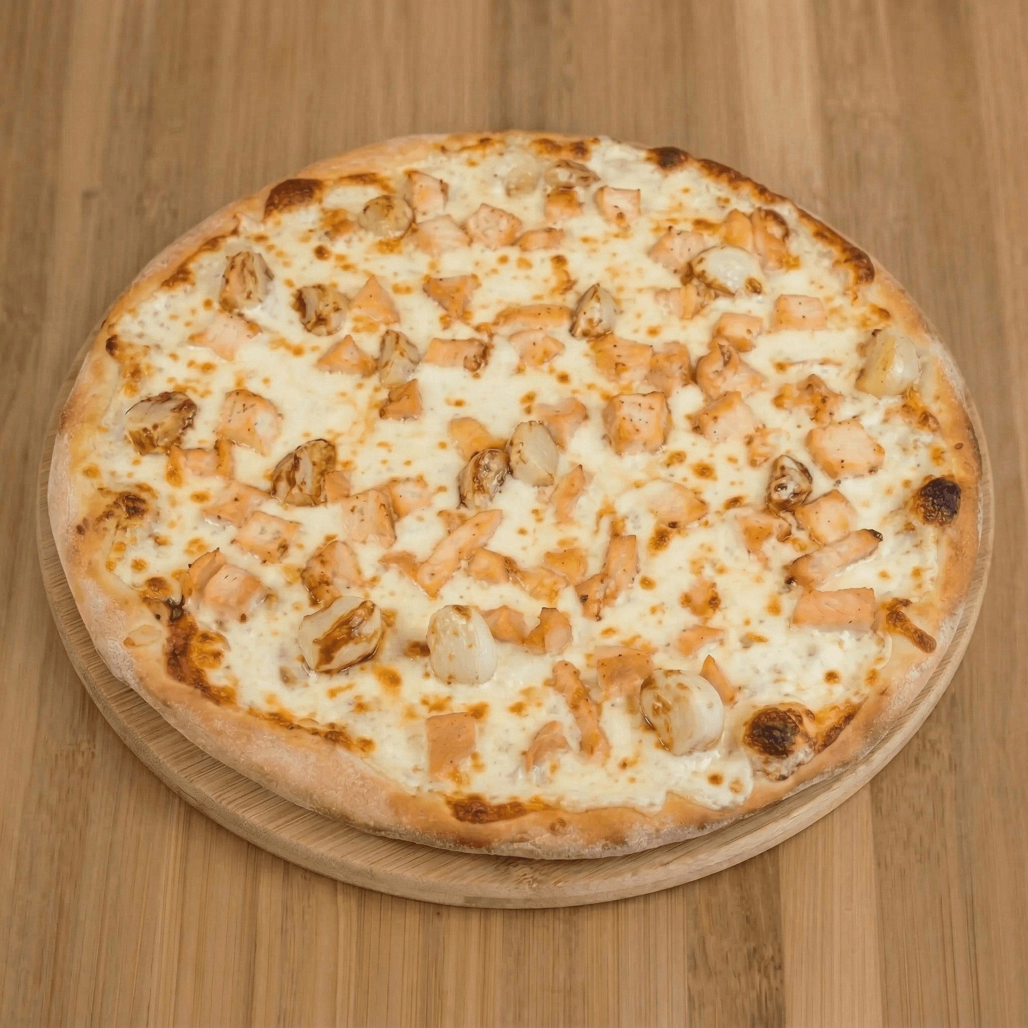 Chicken Alfredo Pizza - 15'' Large.