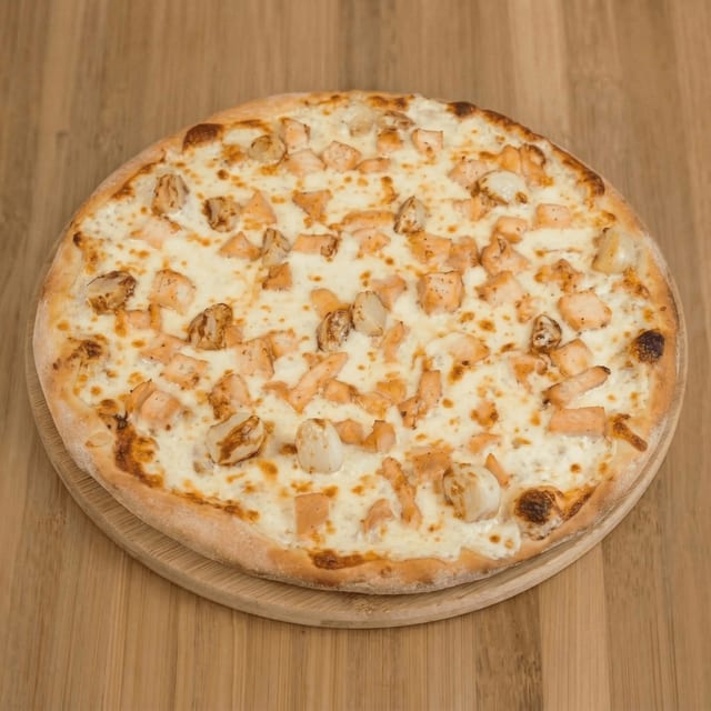 Chicken Alfredo Pizza - 15'' Large.